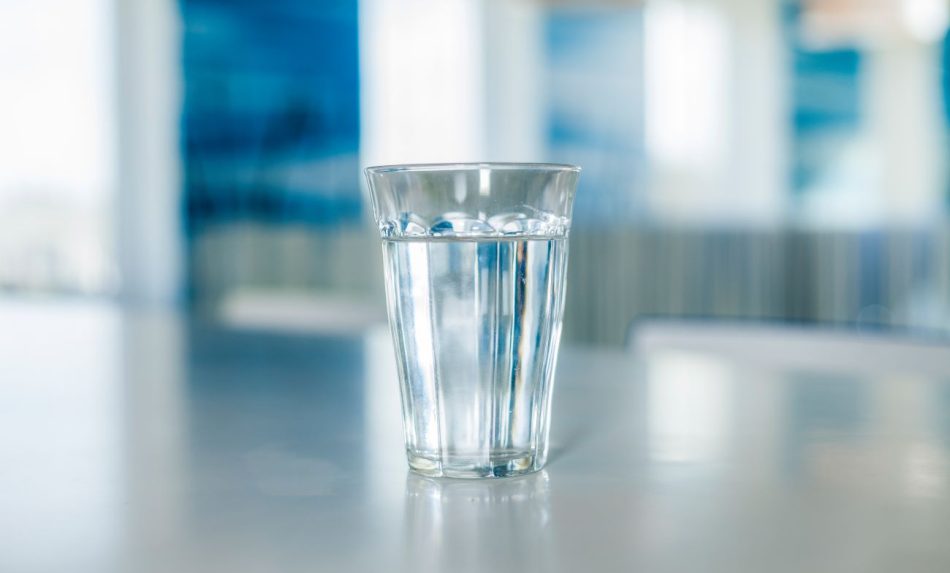 Glas water